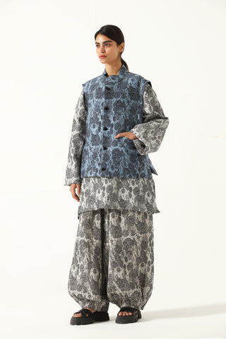 "Delhi" handwoven jacqaurd vest