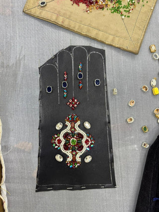 Kahani hand-embroidered gloves