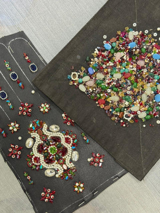 Kahani hand-embroidered gloves
