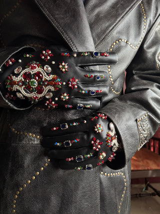 Kahani hand-embroidered gloves
